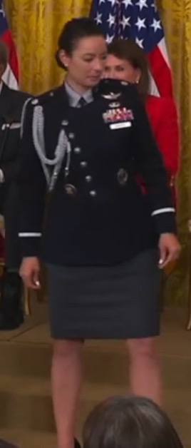 Female Army uniform white house.jpg