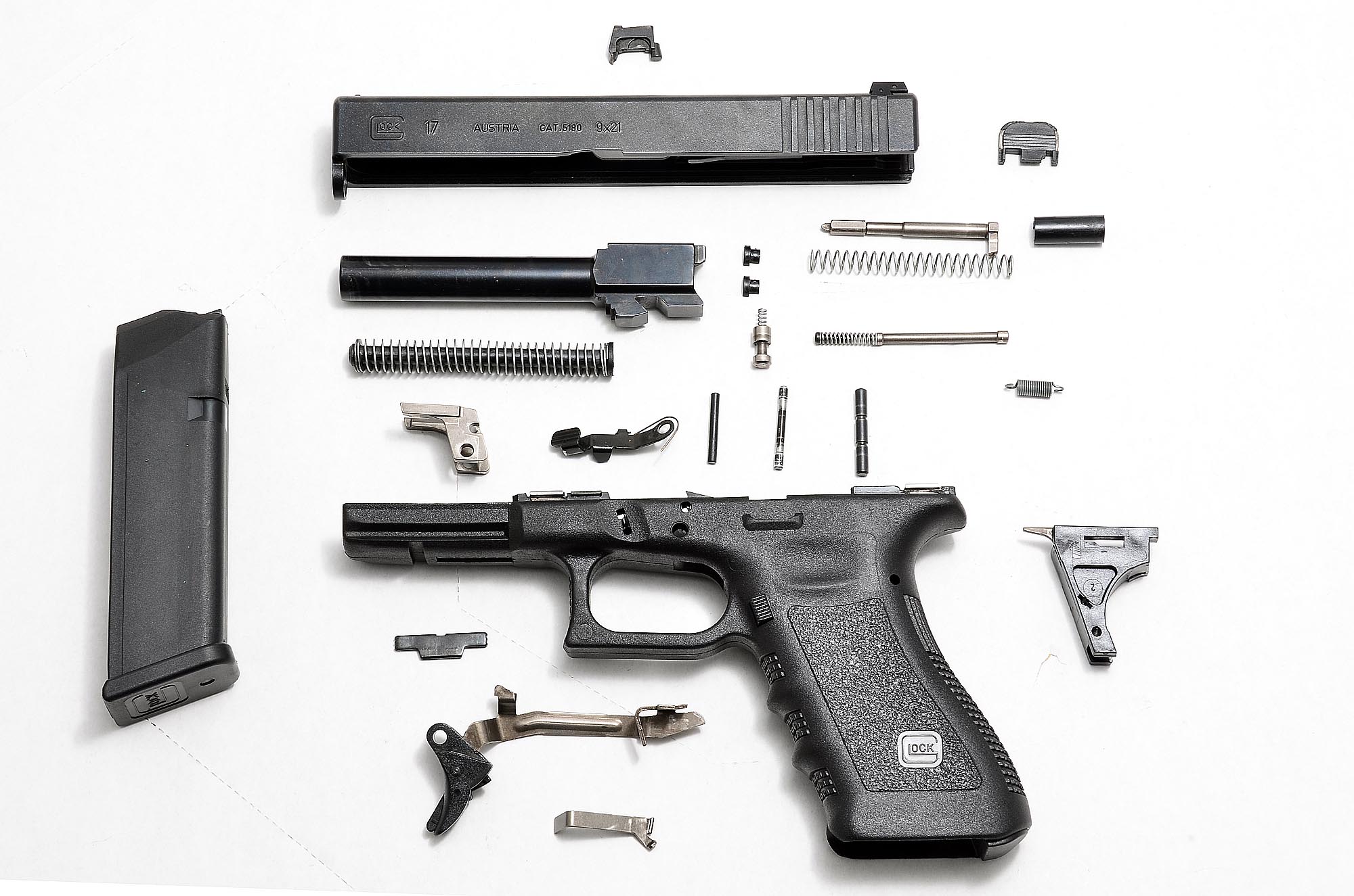 glock-17-complete-disassembly.jpg