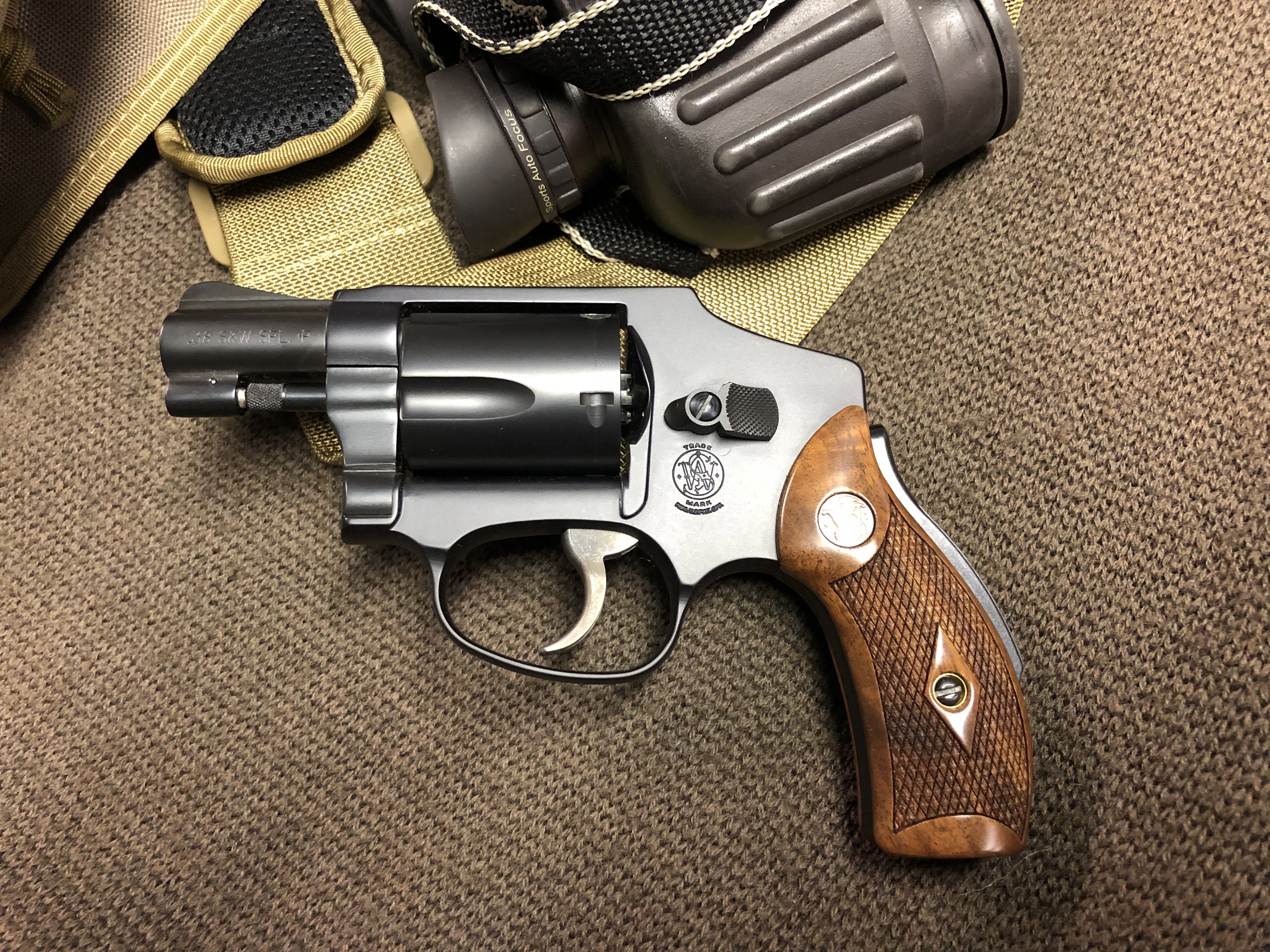 Smith & Wesson 42 (11).JPG