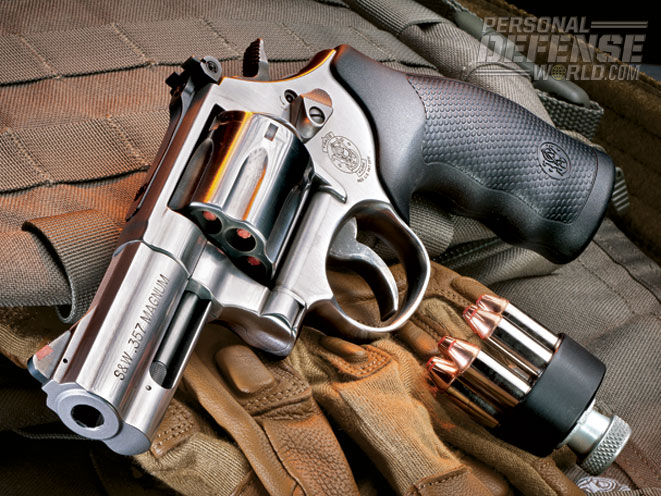 smith-wesson-model-686-plus-beauty.jpg