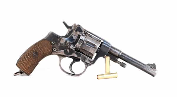 Weirdest Wheelgun of the World Wars: Soviet M1895 Nagant Revolver - The ...