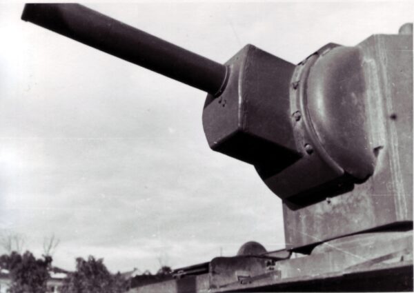 Kv-2 — The Soviet Union’s Red Colossus - The Armory Life