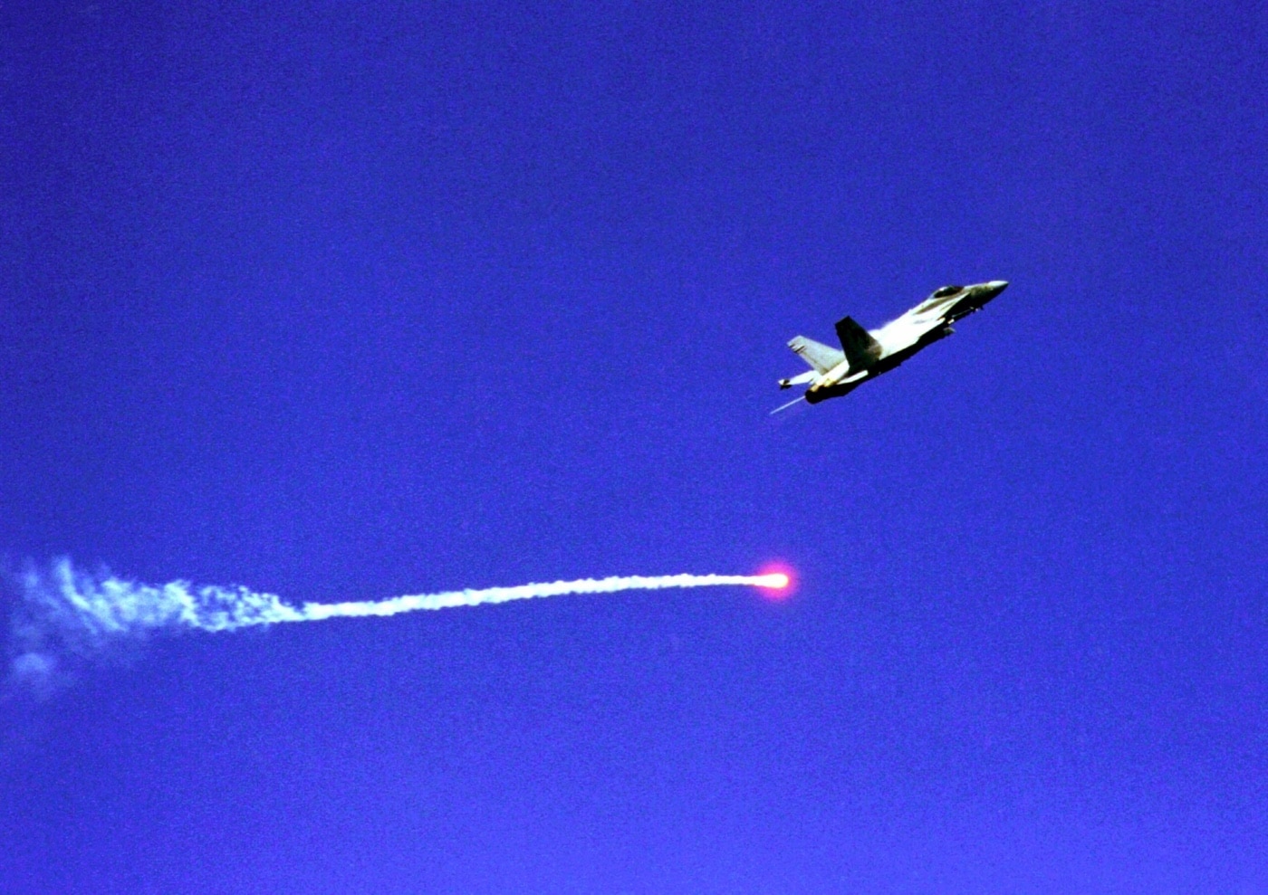 FA-18 Hornet Breaklock maneuver 1999