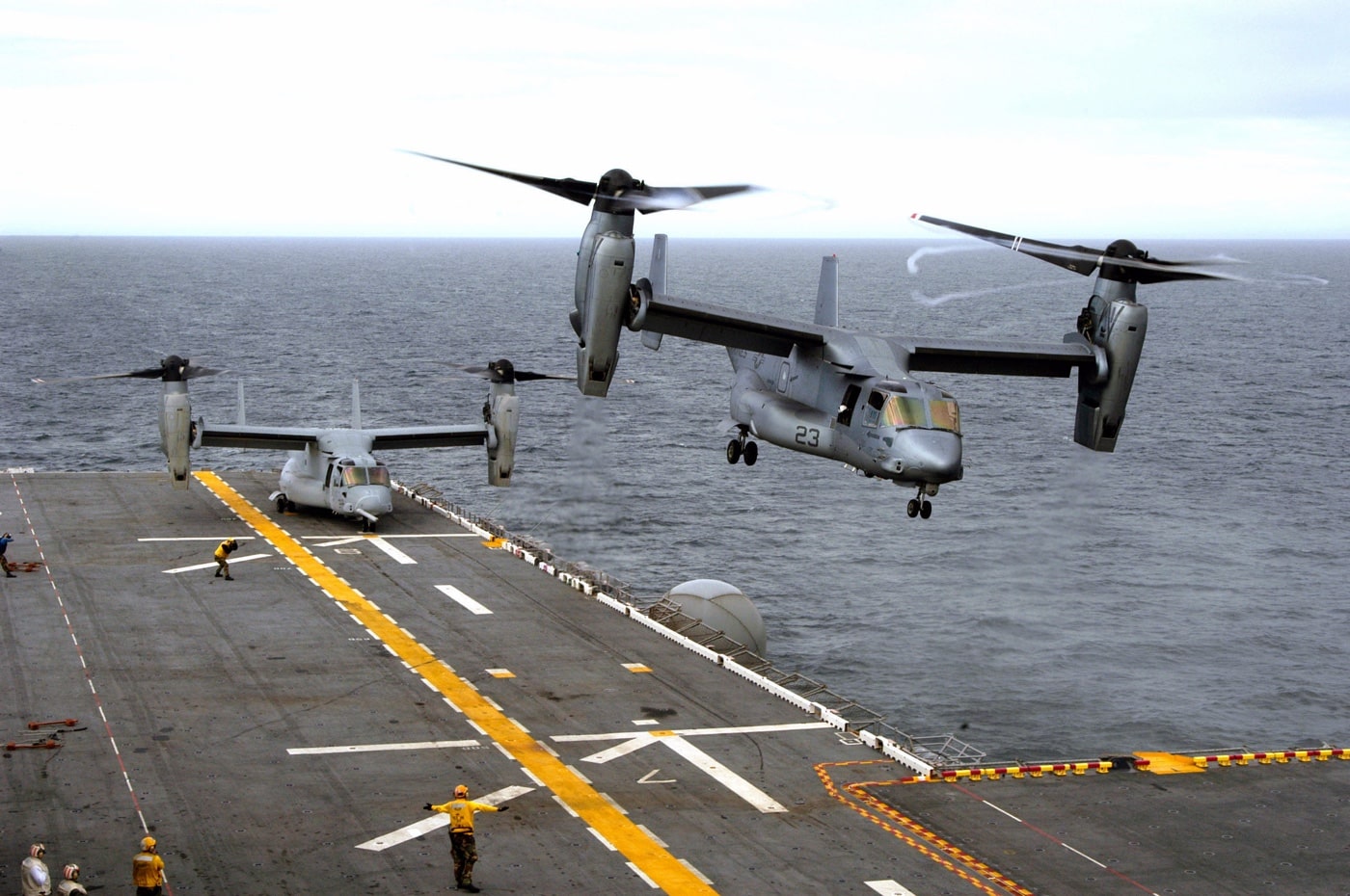 V-22 Osprey takes off from USS Wasp LHD-1
