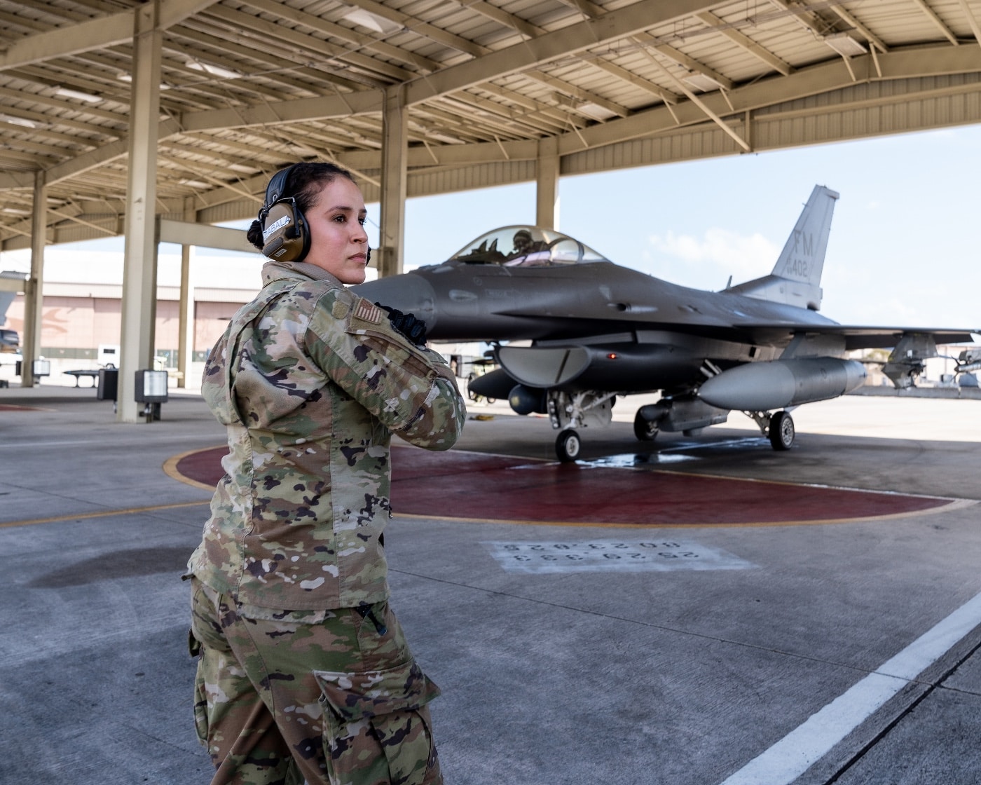 F-16 prepares to taxi at Homestead Air Reserve Base