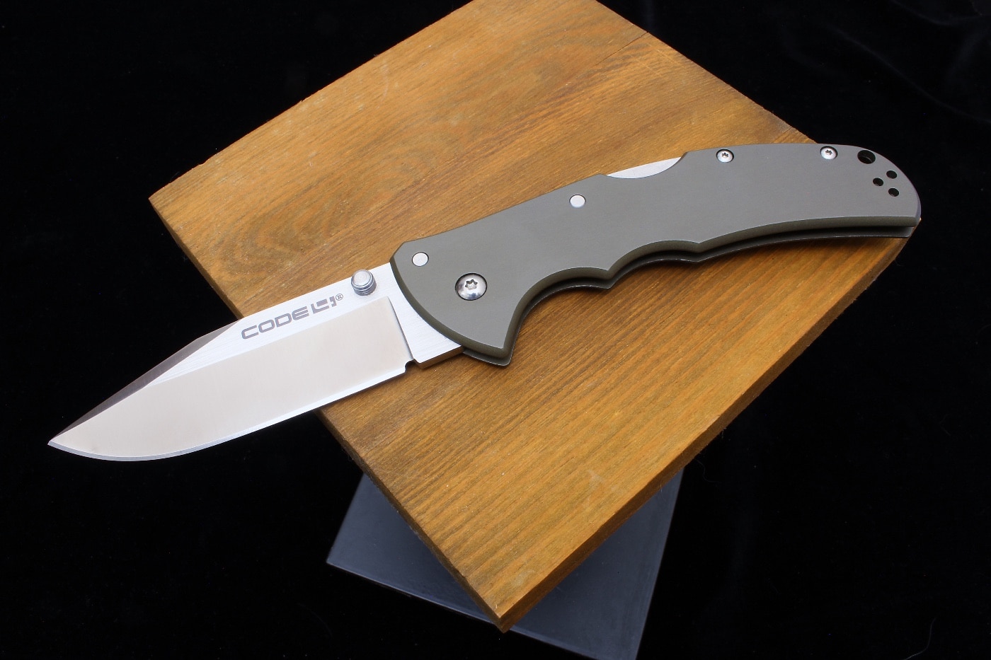 Cold Steel Code 4 knife with a back lock