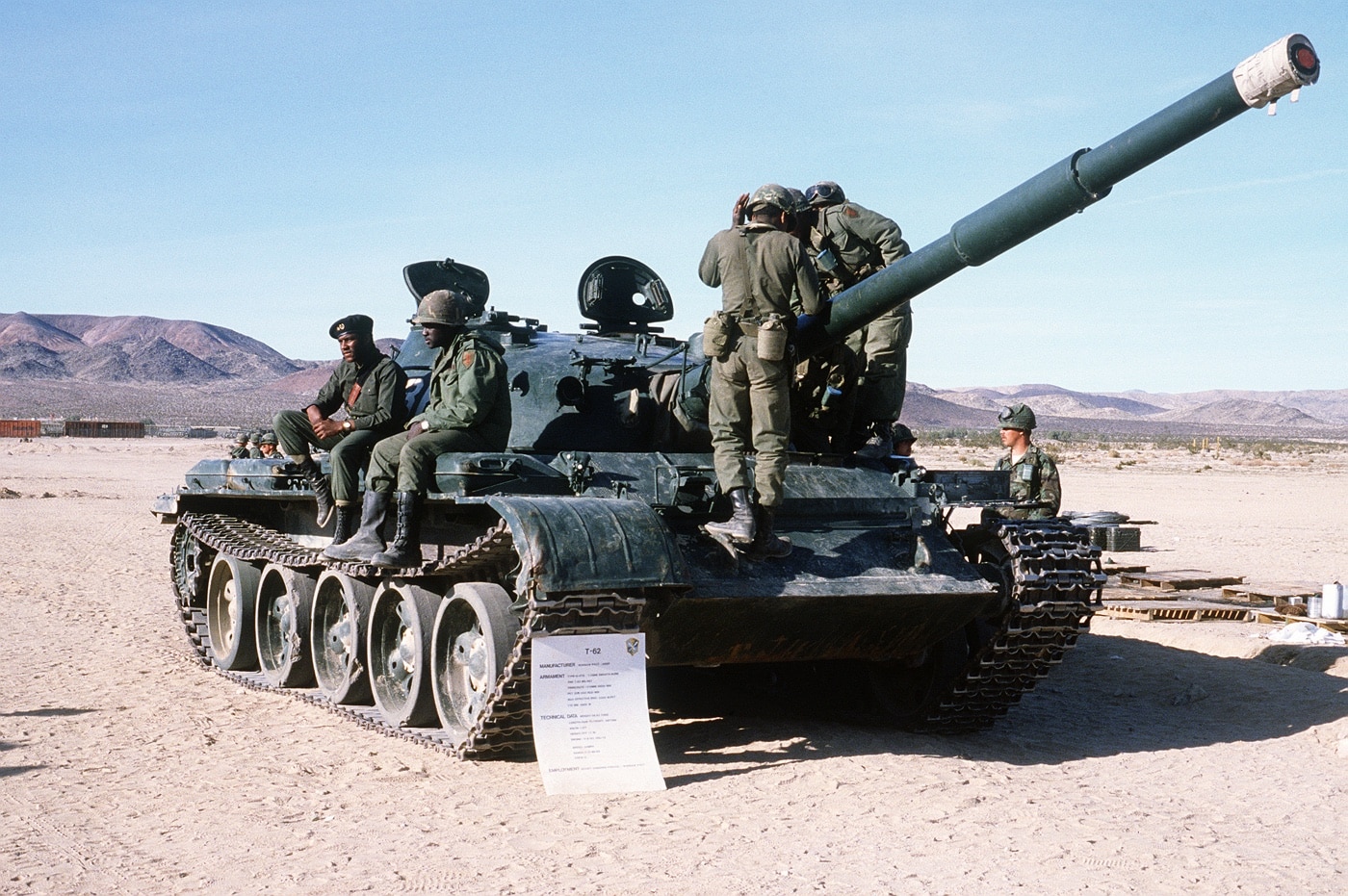 US troops examine a T-62 at Fort Irwin