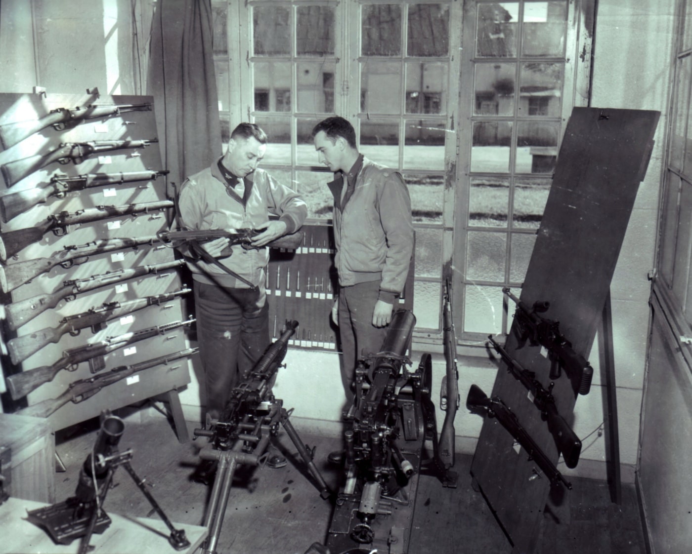 captured German French and Italian rifles