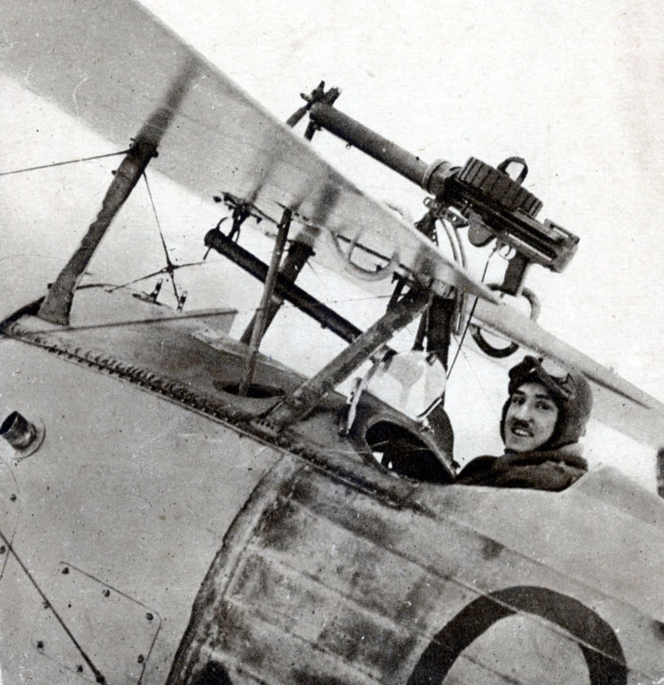 French Nieuport 27 with Lewis gun WW1