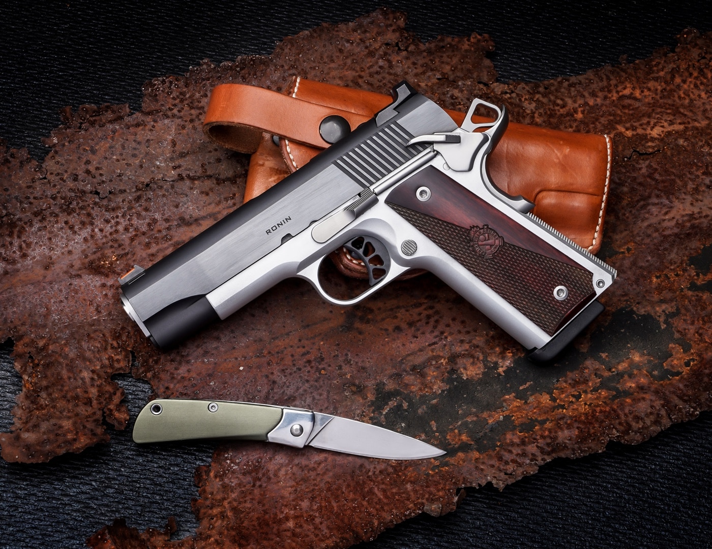 Springfield Armory Ronin M1911 45 ACP cartridge and tactical knife