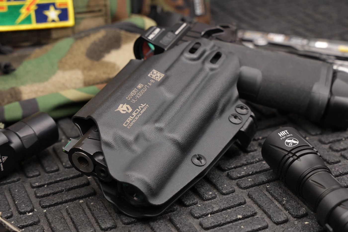 author reviews Crucial Concealment Universal Light holster