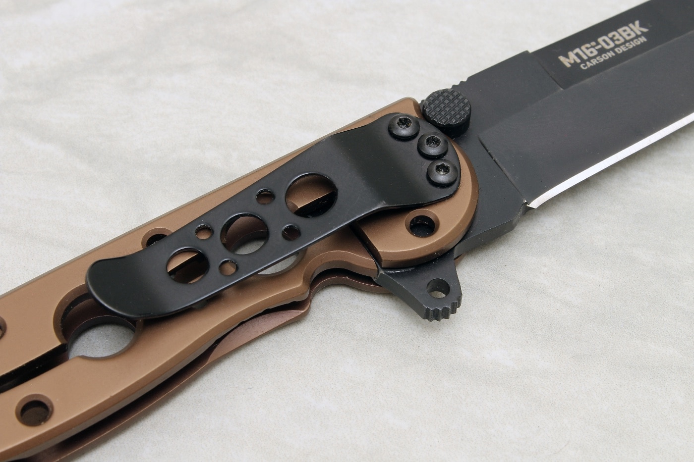 CRKT M16 folding knife lock