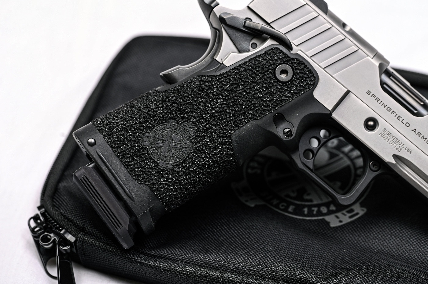 Continuous Precision Custom 1911 DS Prodigy grip