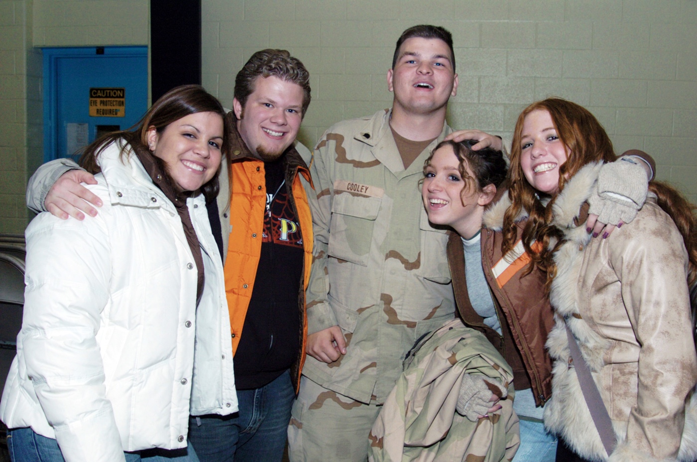 US soldier returns to his family on Thanksgiving Day 2005