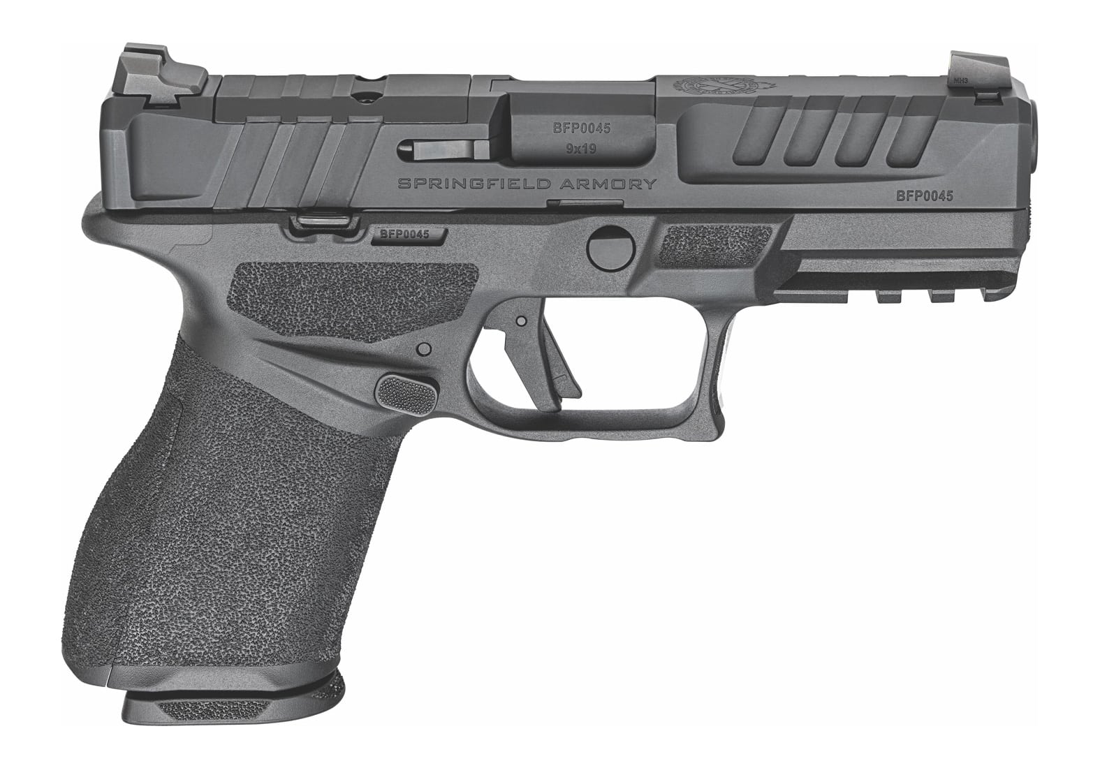 A right-side view of the Springfield Armory Echelon 4.0C focuses on the Adaptive Grip Texture integrated into the polymer frame. This advanced grip design adapts to the pressure applied by the shooter’s hand, offering enhanced control and comfort. Engineered for performance, the texture ensures a secure hold in any shooting scenario, from range practice to defensive use.