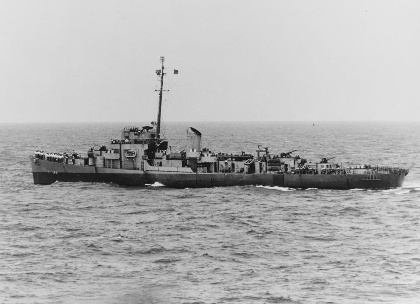 USS Chatelain DE-149 with captured German sailors from U-505