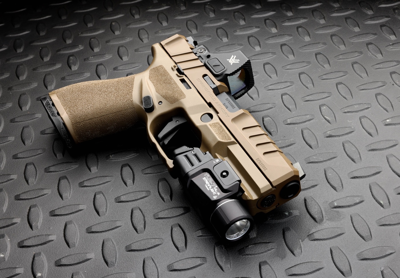 Springfield Echelon 4.0C desert FDE 9x19mm Parabellum pistol