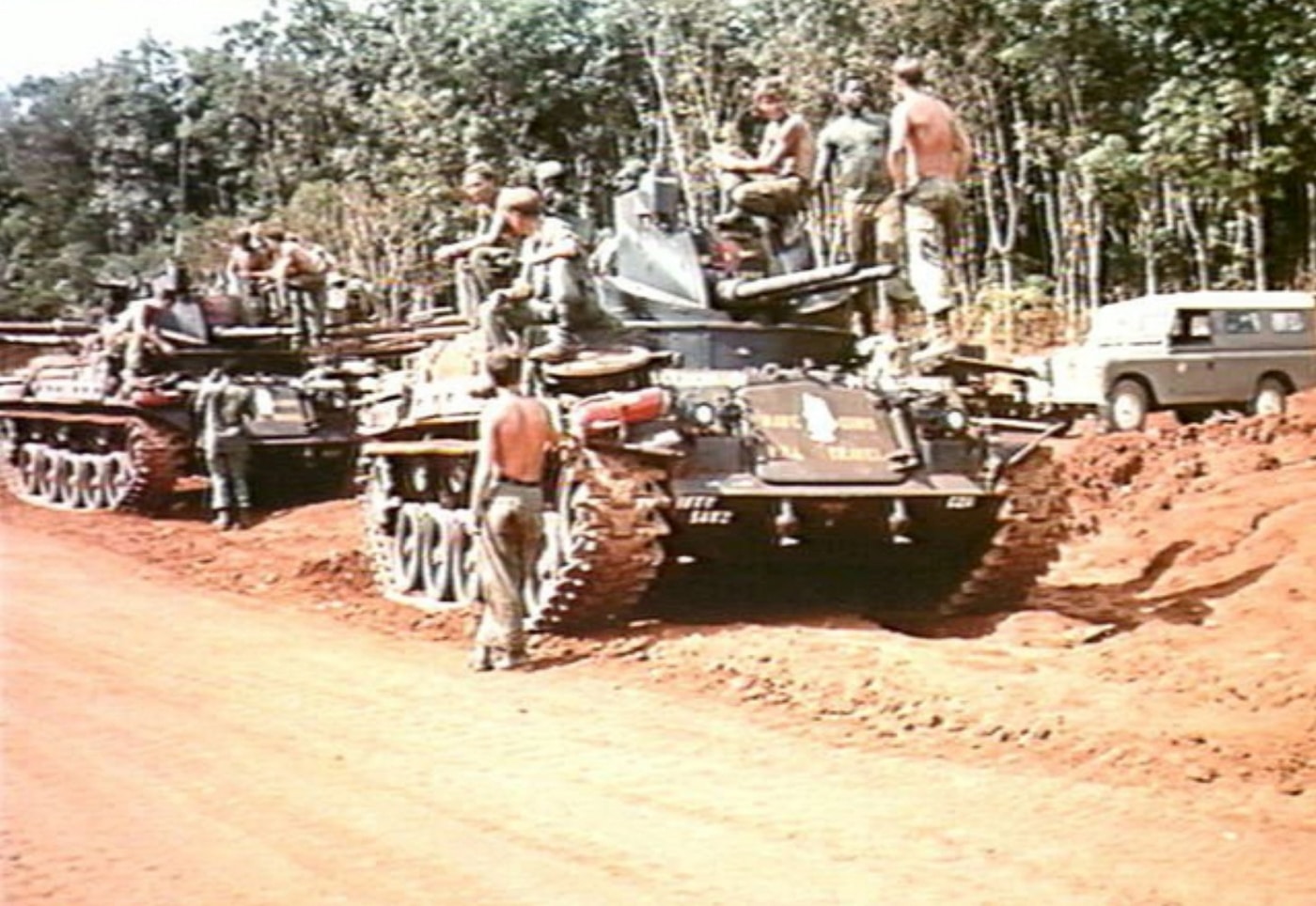 US Army M42 during demonstration with Australian Centurion tank in the Vietnam War