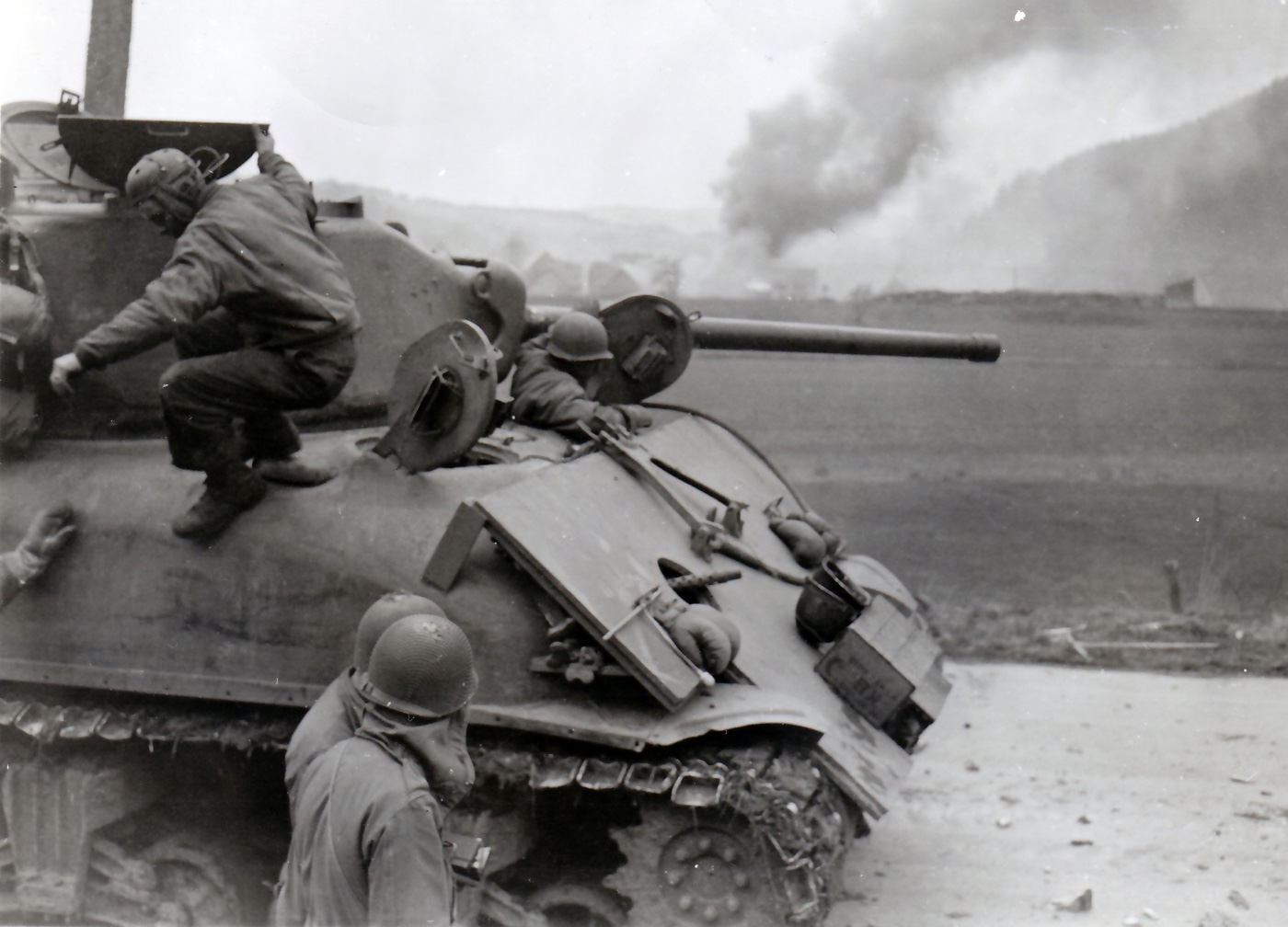 additional armor plate on M4 Sherman