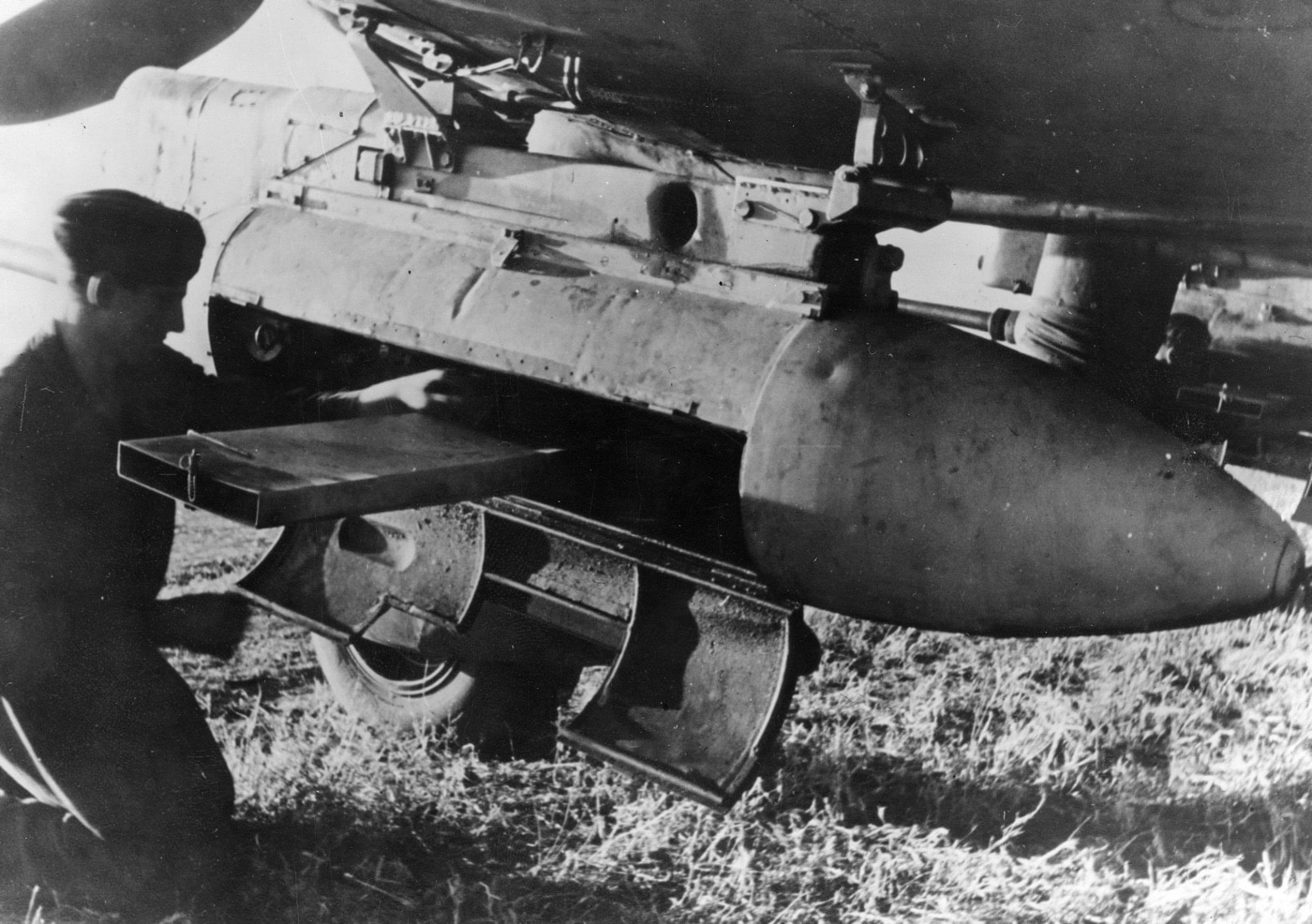 6 round magazine of 37mm cannon on Ju-87G Stuka