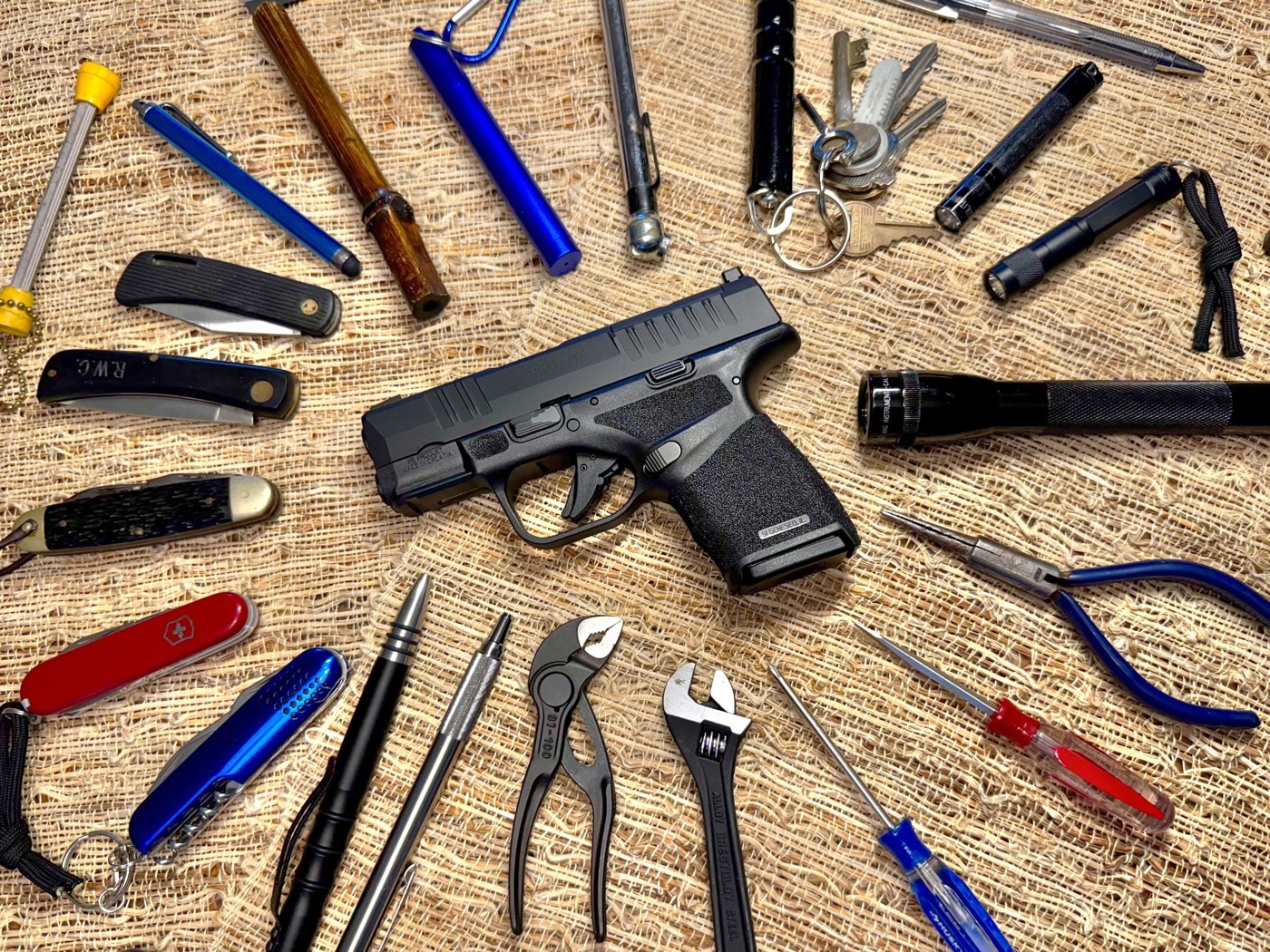 top everyday carry items you need article by Randall Chaney